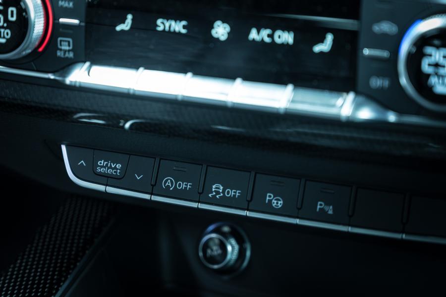 Детали интерьера Audi S4 Avant (B9) 2019 года  (JP) (фото 14 из 21)